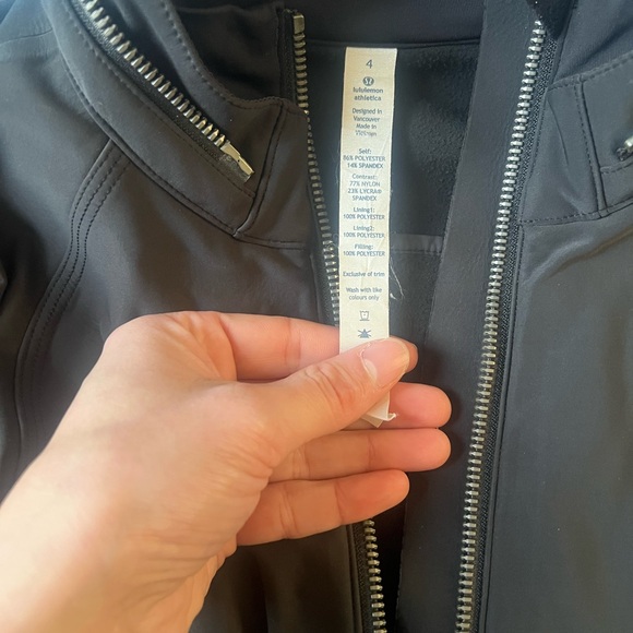 Lululemon Feelin' Frosty Softshell *Insulated    Black Size 4 - Picture 10 of 13